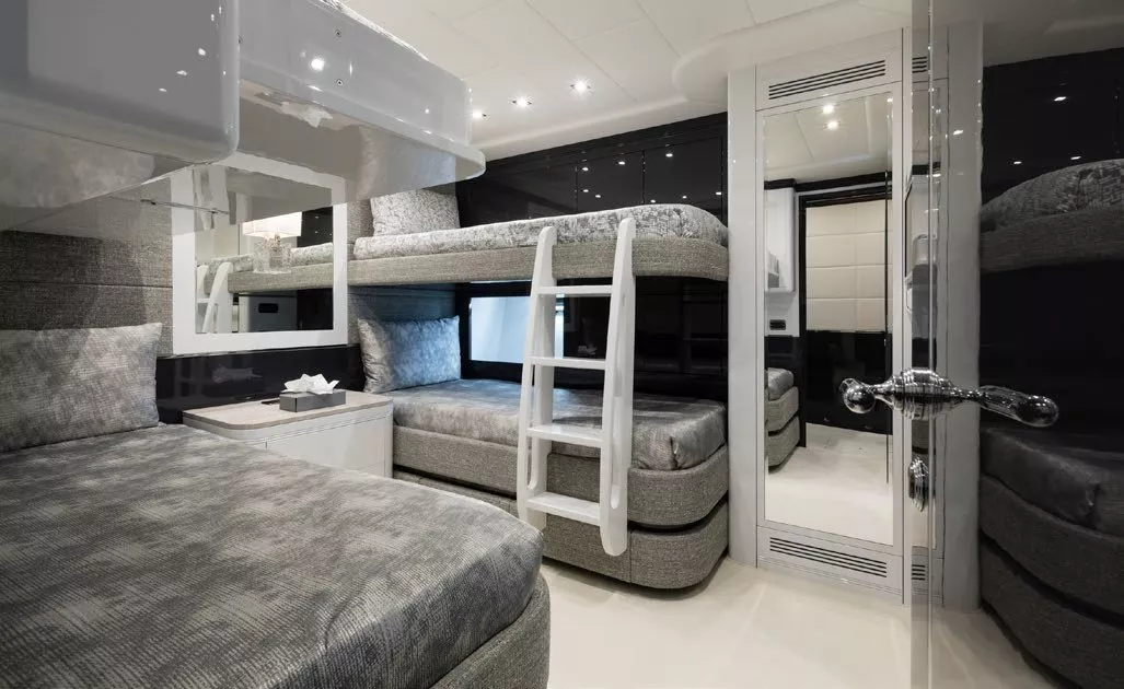 https://dev-api.arconyachts.com/storage/media/23459/conversions/707_5576874255-optimize.webp