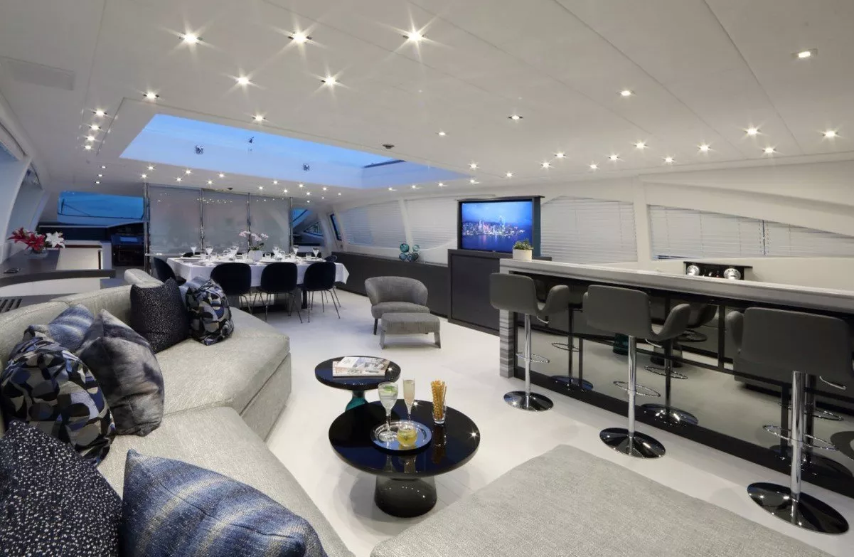 https://dev-api.arconyachts.com/storage/media/23463/conversions/707_3220783692-optimize.webp
