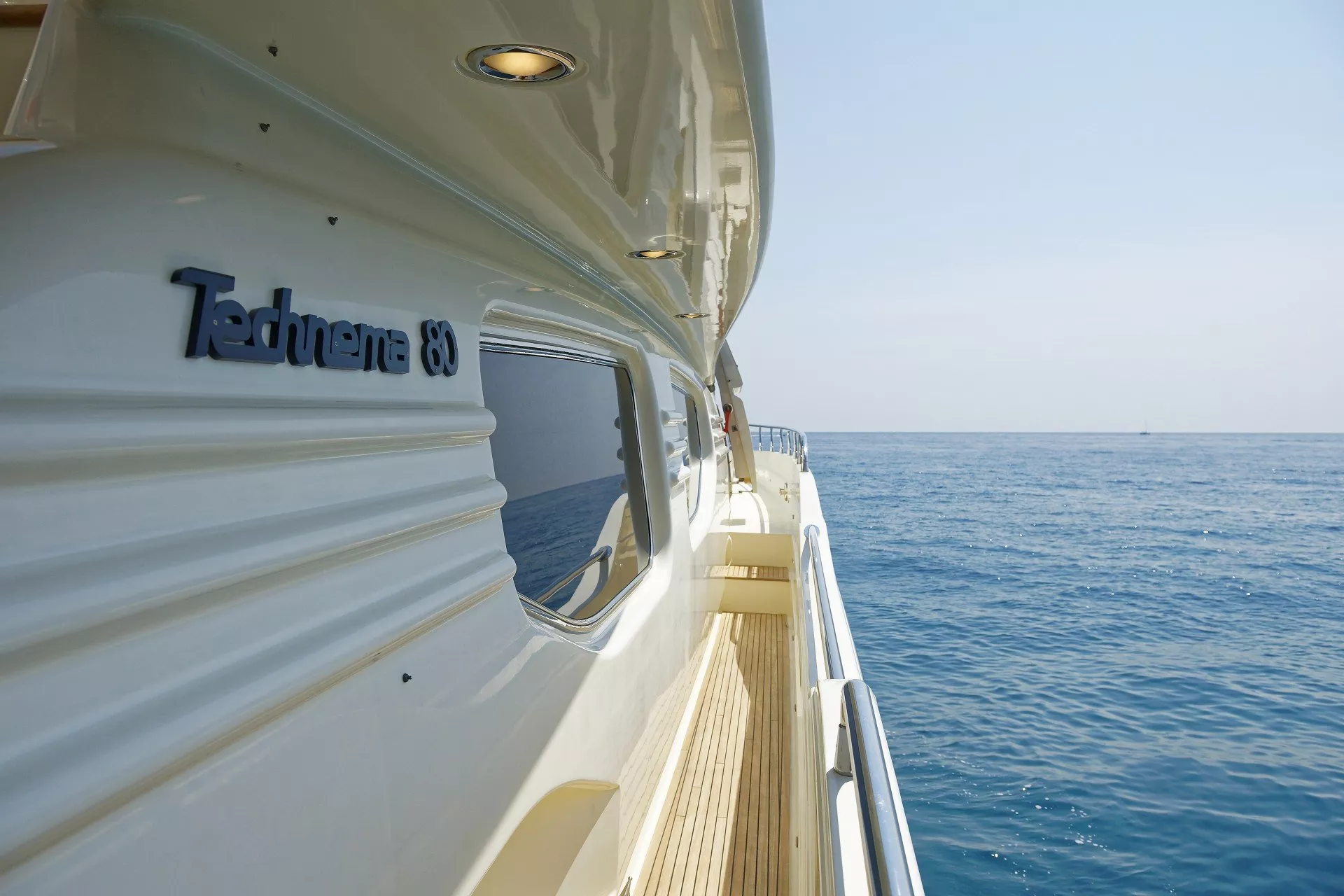 https://dev-api.arconyachts.com/storage/media/23495/conversions/706_4835866573-optimize.webp