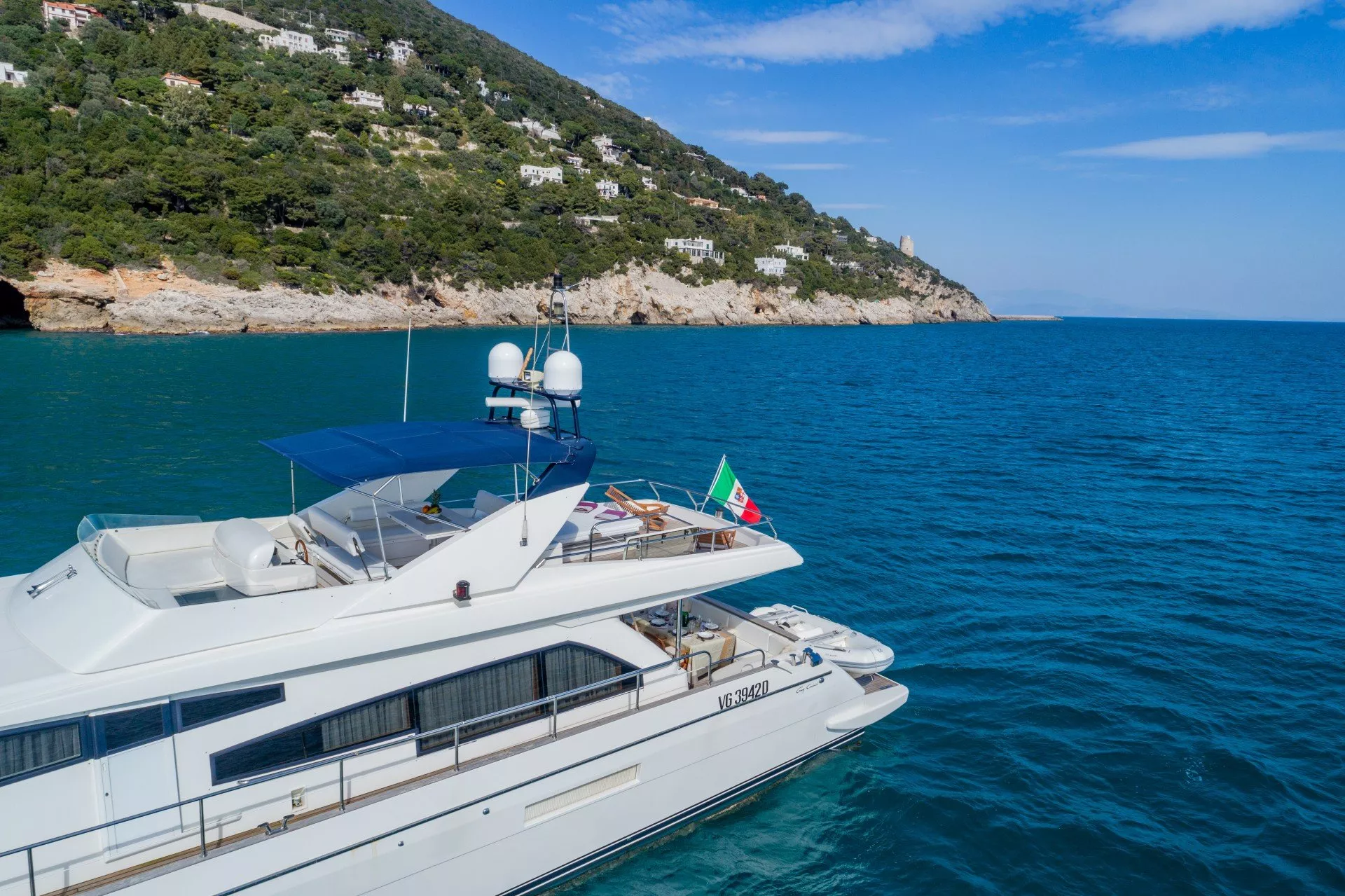 https://dev-api.arconyachts.com/storage/media/23552/conversions/704_3753226573-optimize.webp