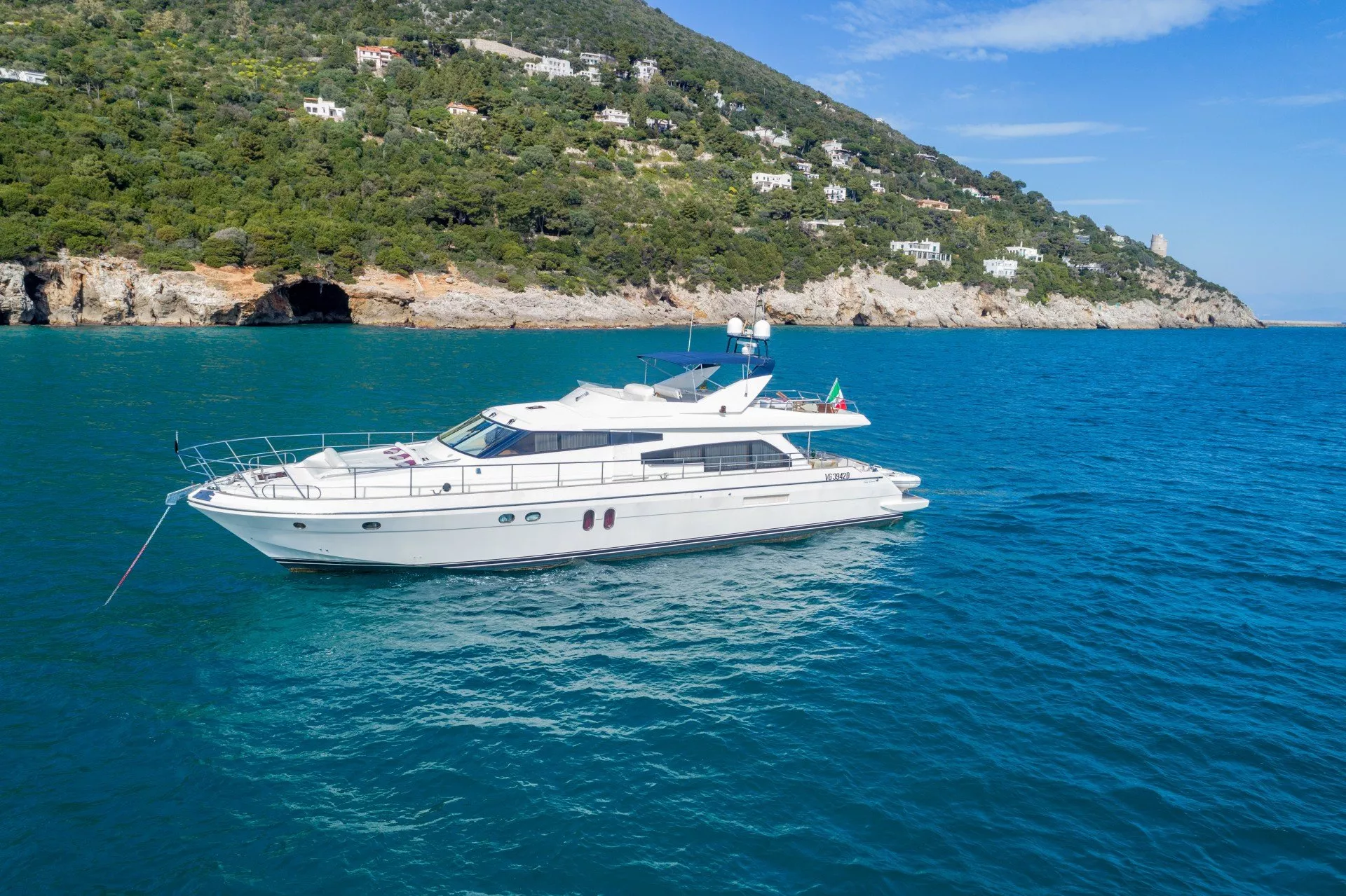 https://dev-api.arconyachts.com/storage/media/23553/conversions/704_8899727789-optimize.webp