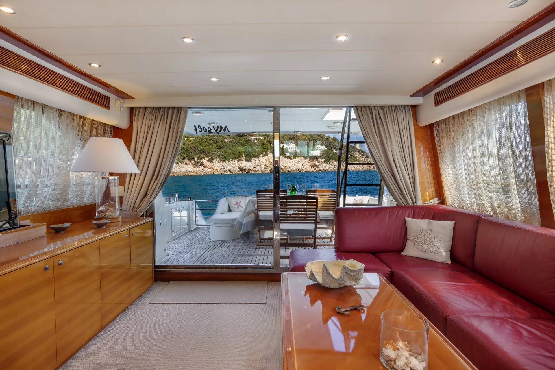 https://dev-api.arconyachts.com/storage/media/23559/conversions/704_0229140697-optimize.webp