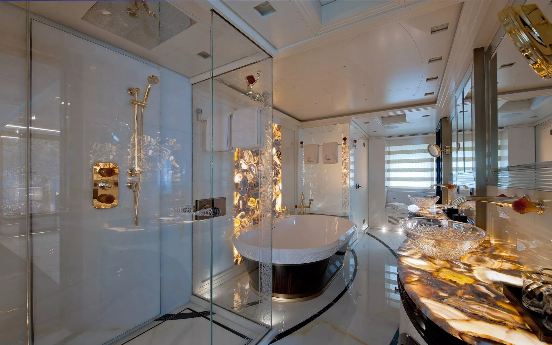 https://dev-api.arconyachts.com/storage/media/23616/conversions/702_6344614271-optimize.webp