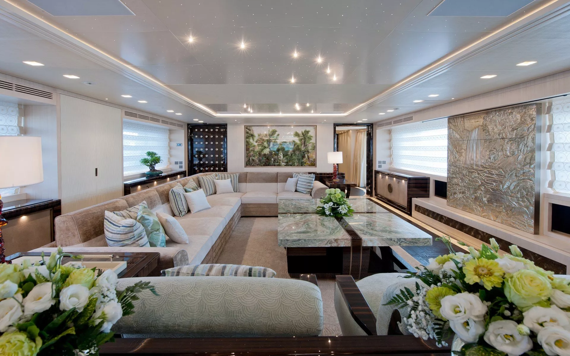 https://dev-api.arconyachts.com/storage/media/23634/conversions/702_2577432087-optimize.webp