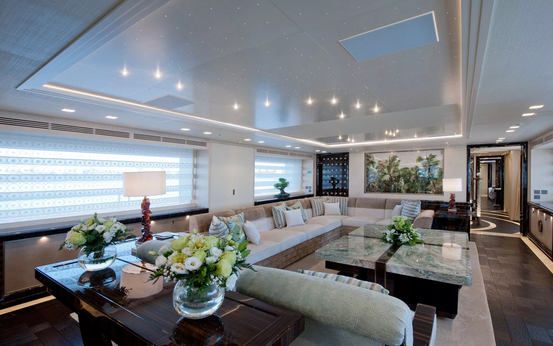 https://dev-api.arconyachts.com/storage/media/23635/conversions/702_1085155293-optimize.webp