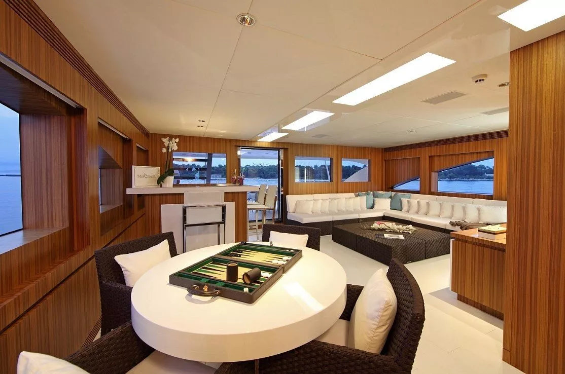 https://dev-api.arconyachts.com/storage/media/23747/conversions/497_8990099435-optimize.webp