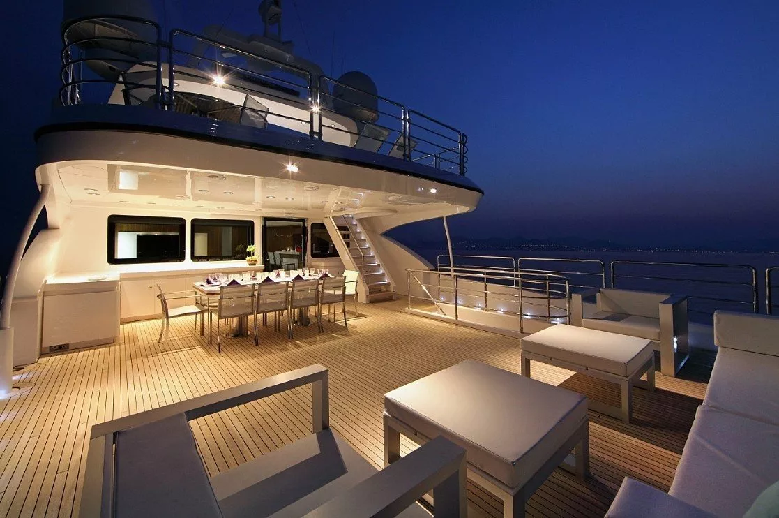https://dev-api.arconyachts.com/storage/media/23760/conversions/497_6729383149-optimize.webp