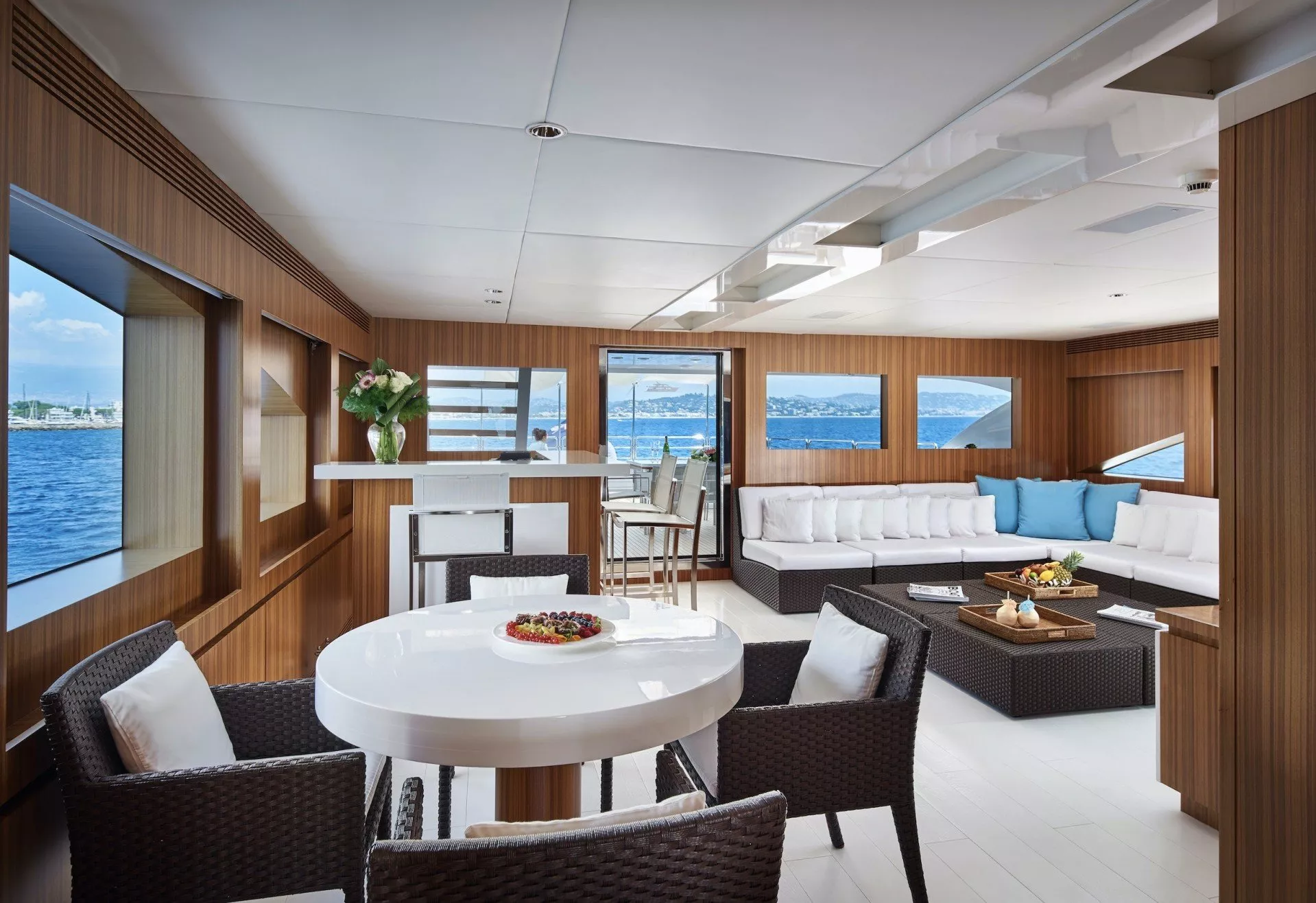 https://dev-api.arconyachts.com/storage/media/23778/conversions/497_9374044516-optimize.webp