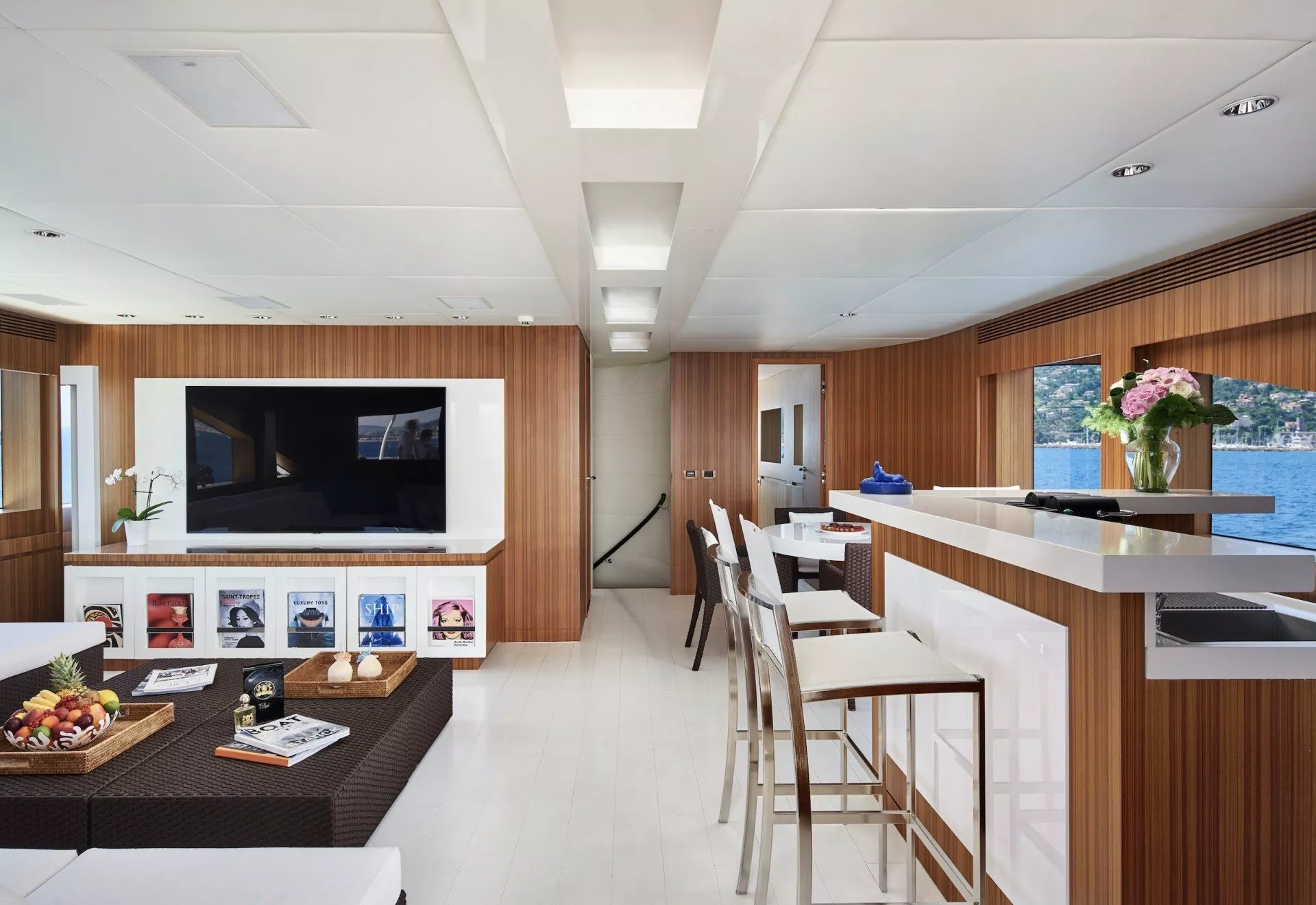 https://dev-api.arconyachts.com/storage/media/23779/conversions/497_3893611214-optimize.webp