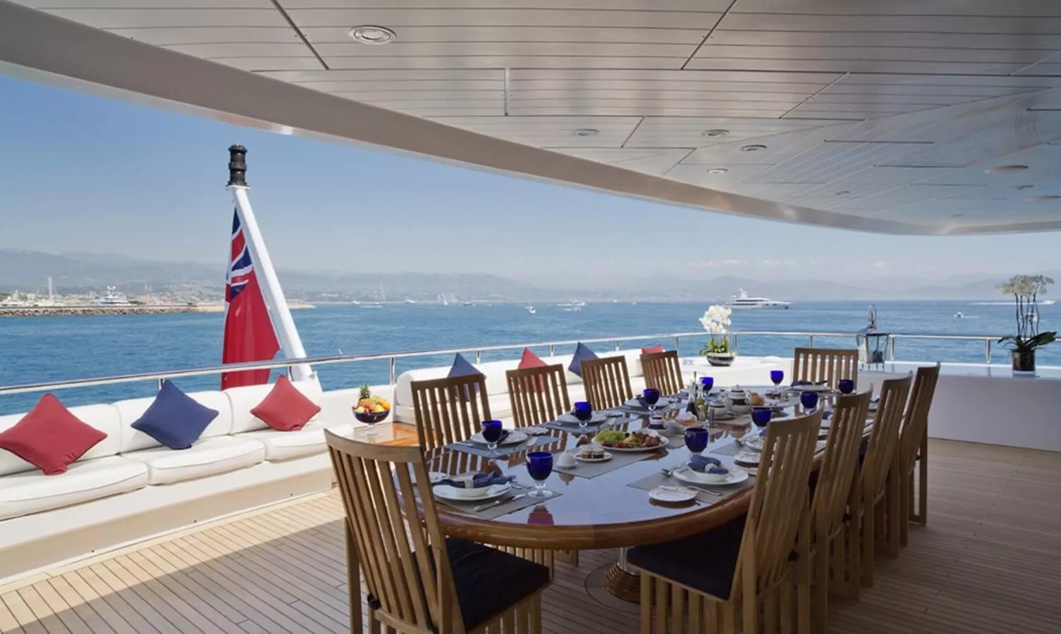 https://dev-api.arconyachts.com/storage/media/23830/conversions/697_8050470306-optimize.webp