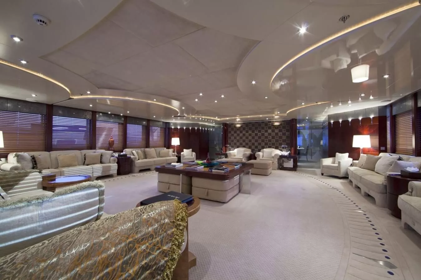 https://dev-api.arconyachts.com/storage/media/23833/conversions/697_1571162070-optimize.webp