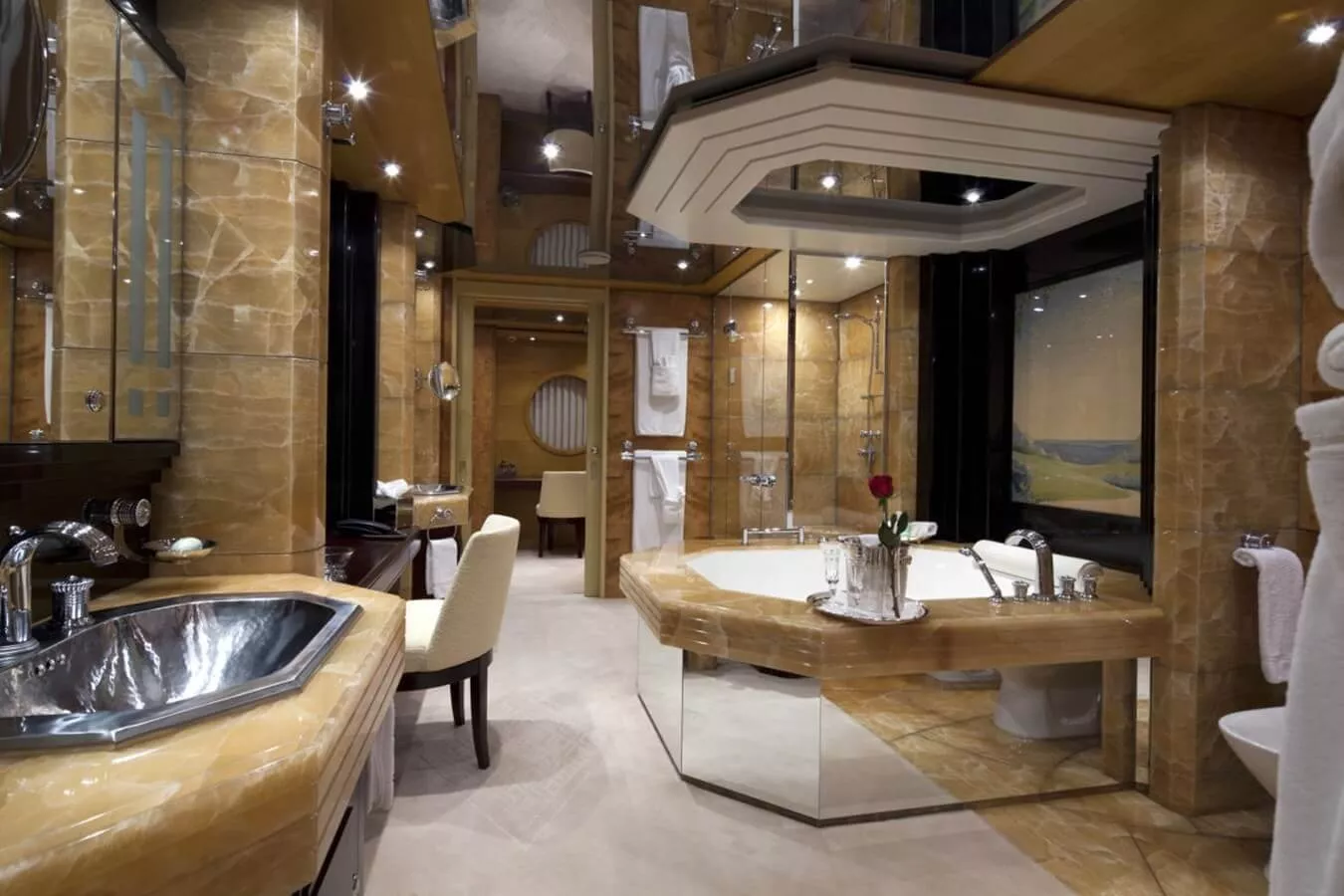 https://dev-api.arconyachts.com/storage/media/23839/conversions/697_7940133990-optimize.webp