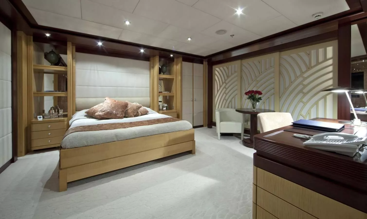 https://dev-api.arconyachts.com/storage/media/23840/conversions/697_5439516988-optimize.webp