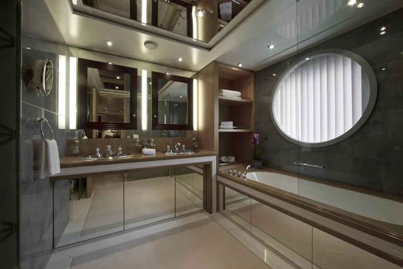 https://dev-api.arconyachts.com/storage/media/23844/conversions/697_9731402835-optimize.webp