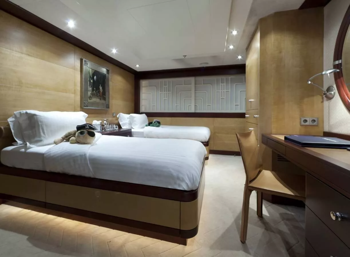 https://dev-api.arconyachts.com/storage/media/23845/conversions/697_7323243361-optimize.webp