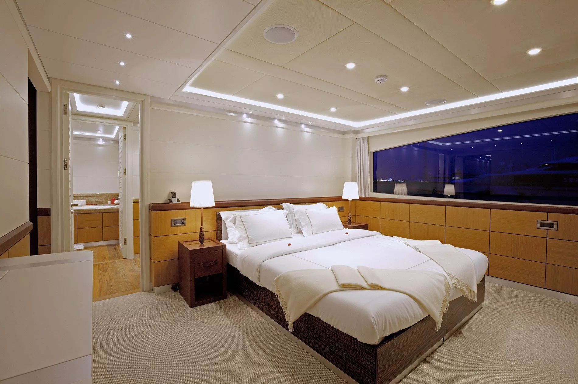 Curvelle Multi-Hull QUARANTA