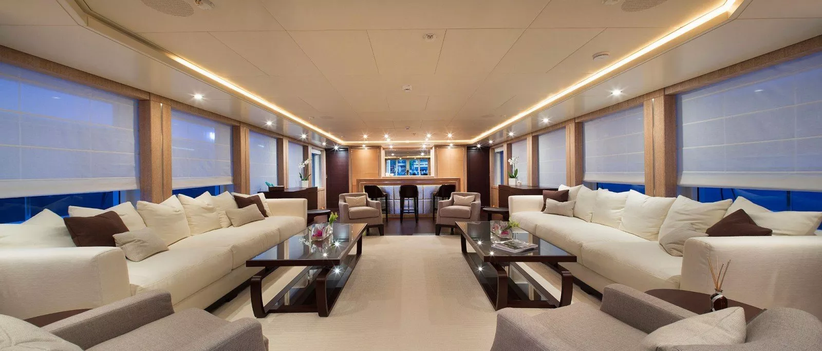https://dev-api.arconyachts.com/storage/media/23908/conversions/694_9363115224-optimize.webp