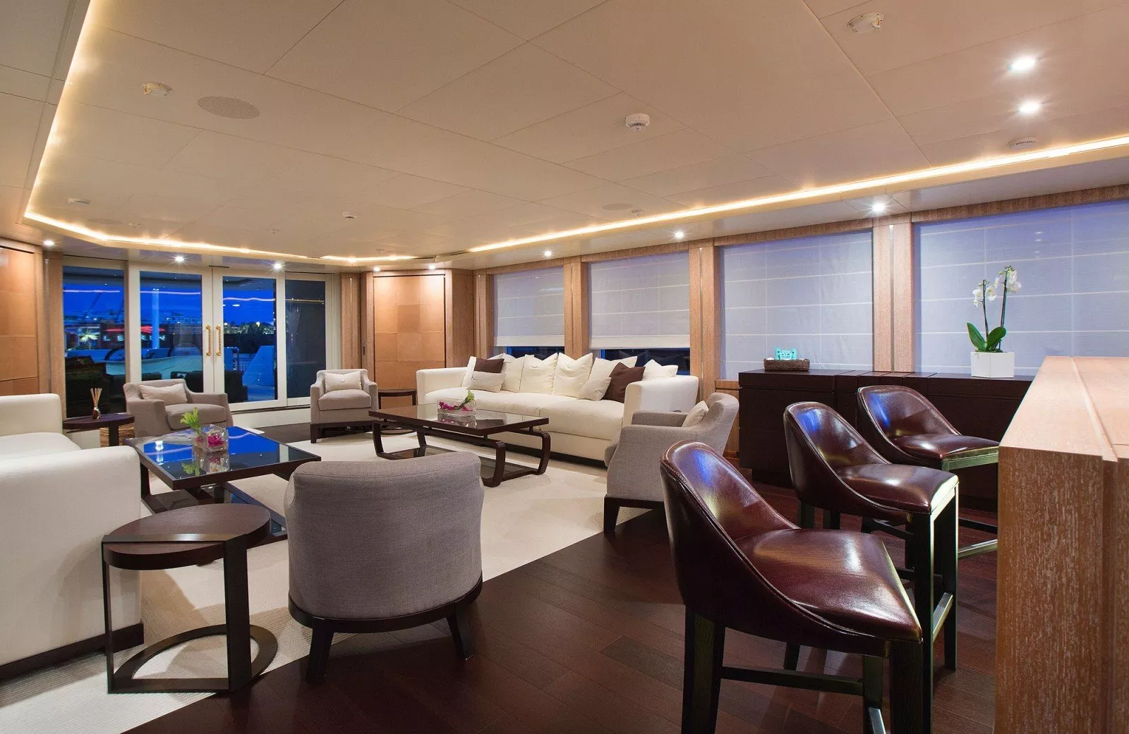 https://dev-api.arconyachts.com/storage/media/23912/conversions/694_4754312515-optimize.webp