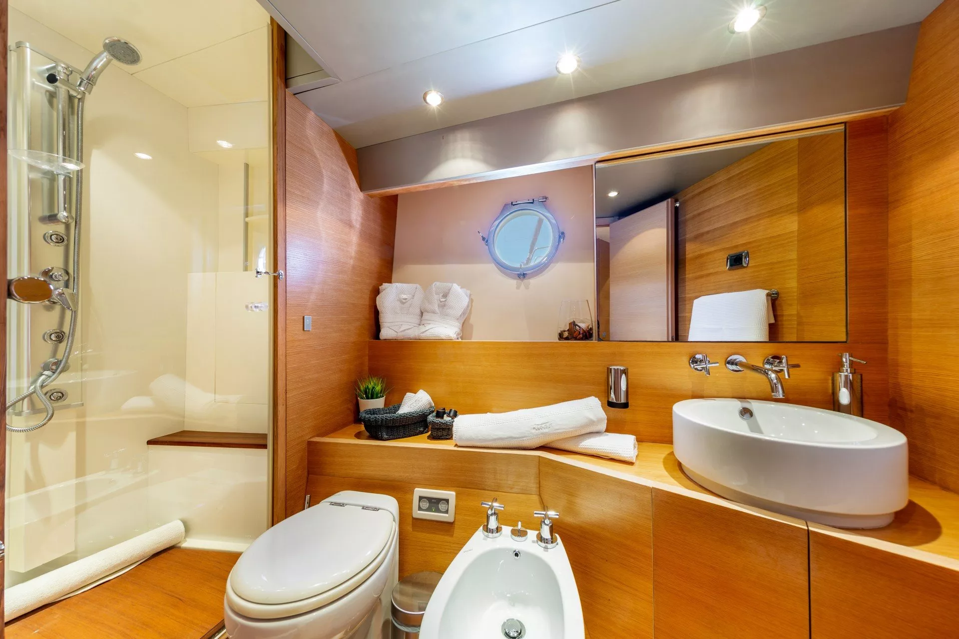 https://dev-api.arconyachts.com/storage/media/23934/conversions/693_7374534350-optimize.webp