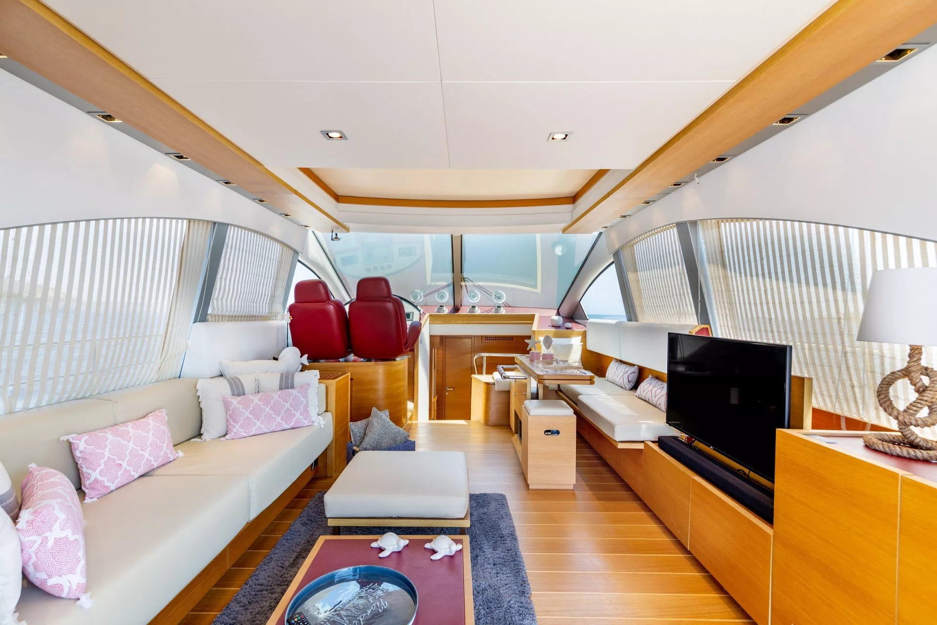 https://dev-api.arconyachts.com/storage/media/23945/conversions/693_0680678369-optimize.webp
