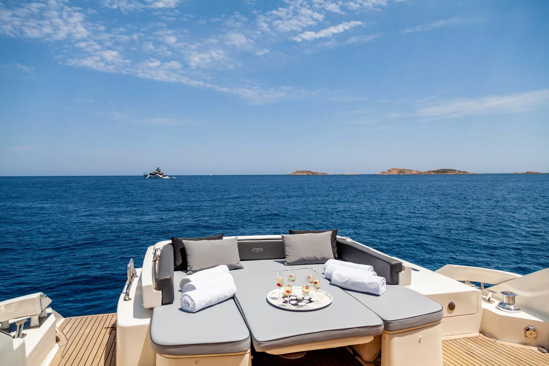 https://dev-api.arconyachts.com/storage/media/23956/conversions/693_8926156236-optimize.webp