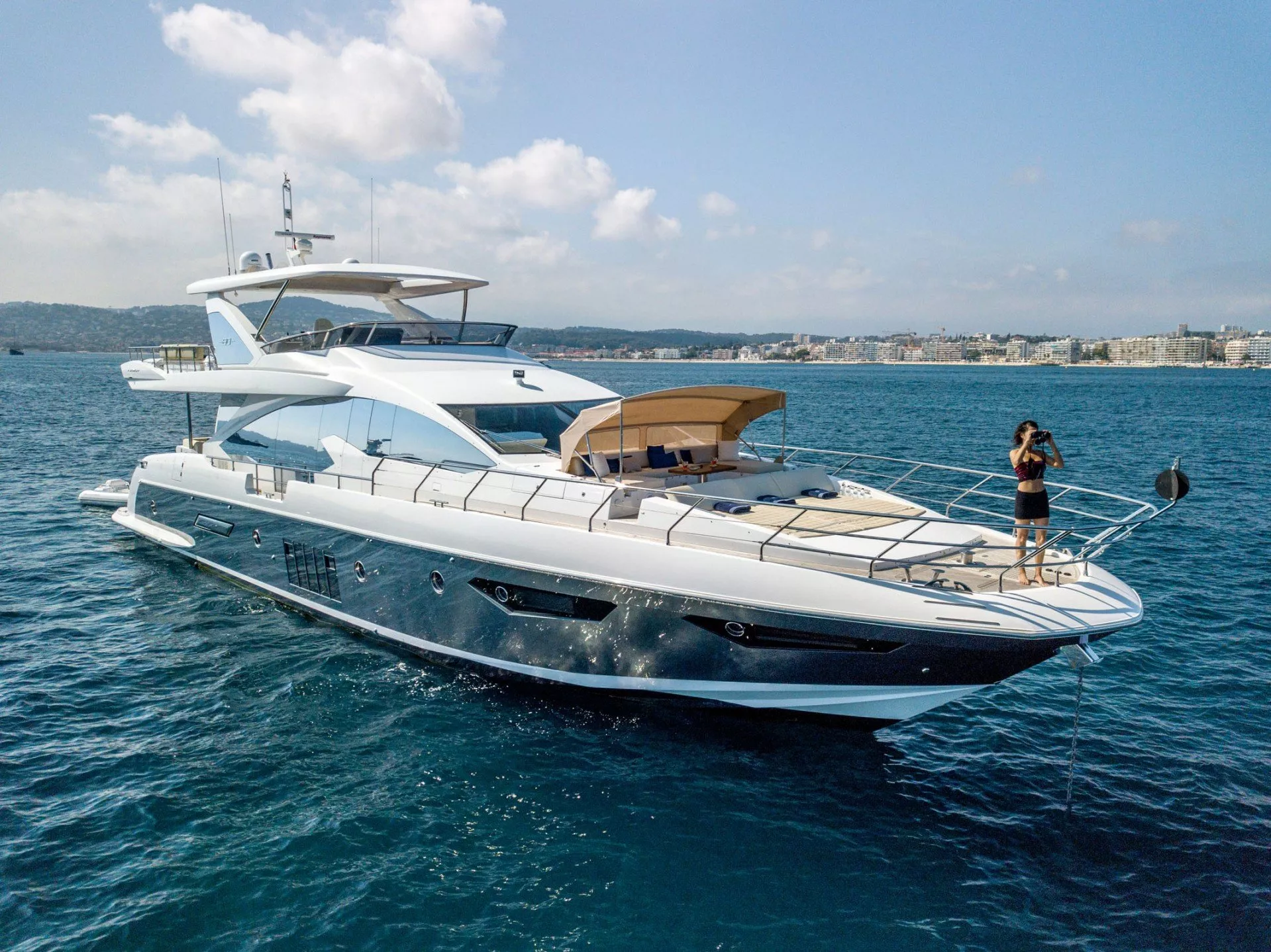 Azimut INVICTUS