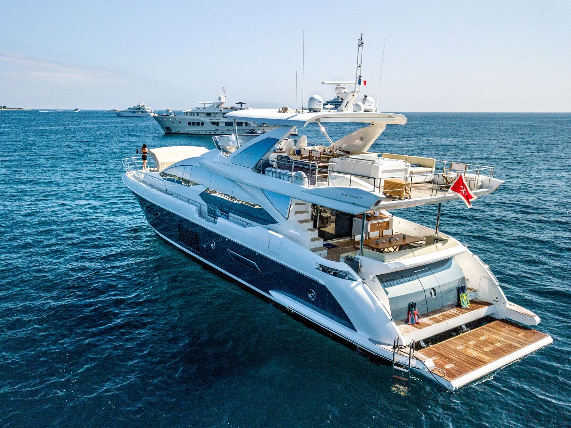 Azimut INVICTUS