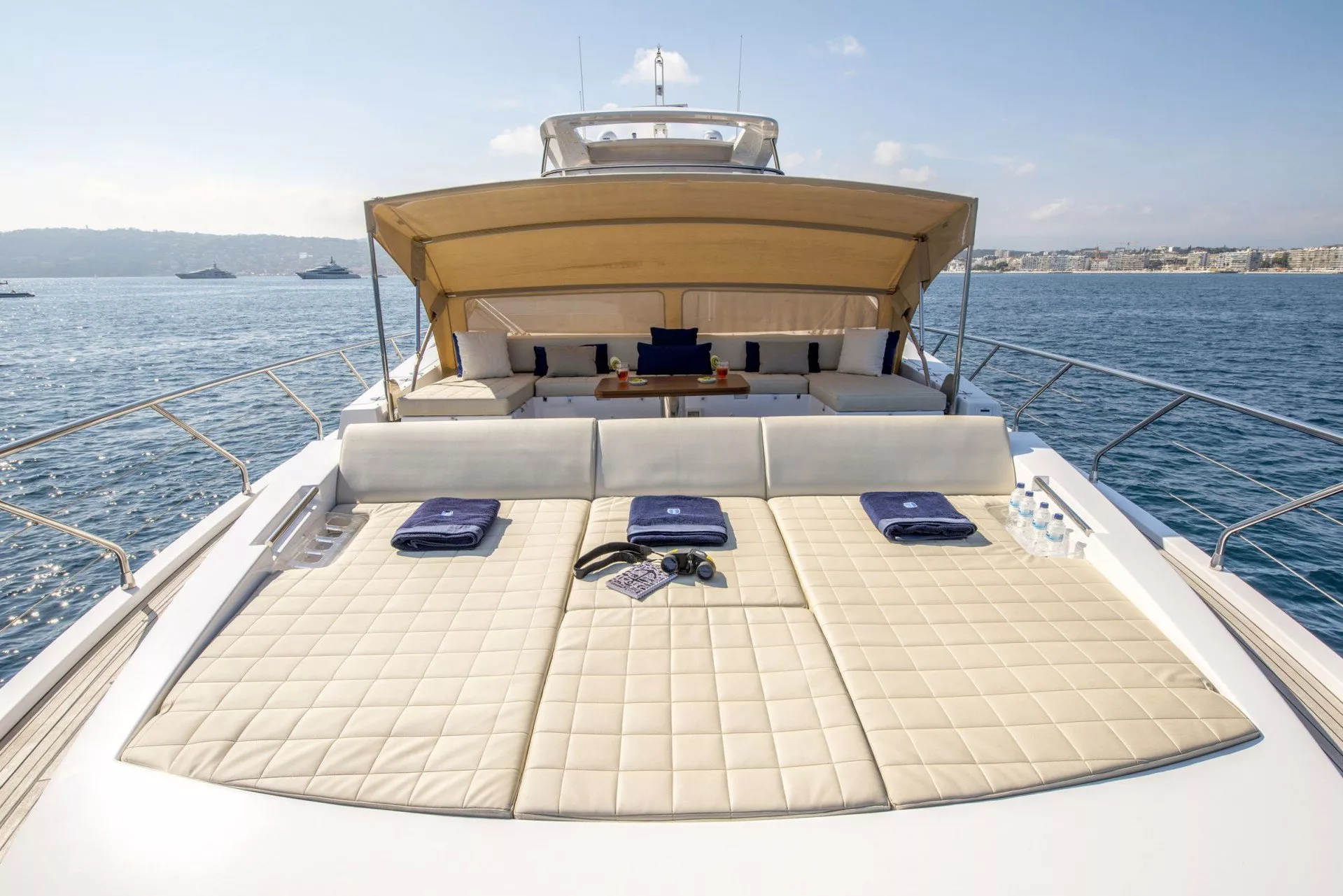 https://dev-api.arconyachts.com/storage/media/24059/conversions/690_4233791135-optimize.webp