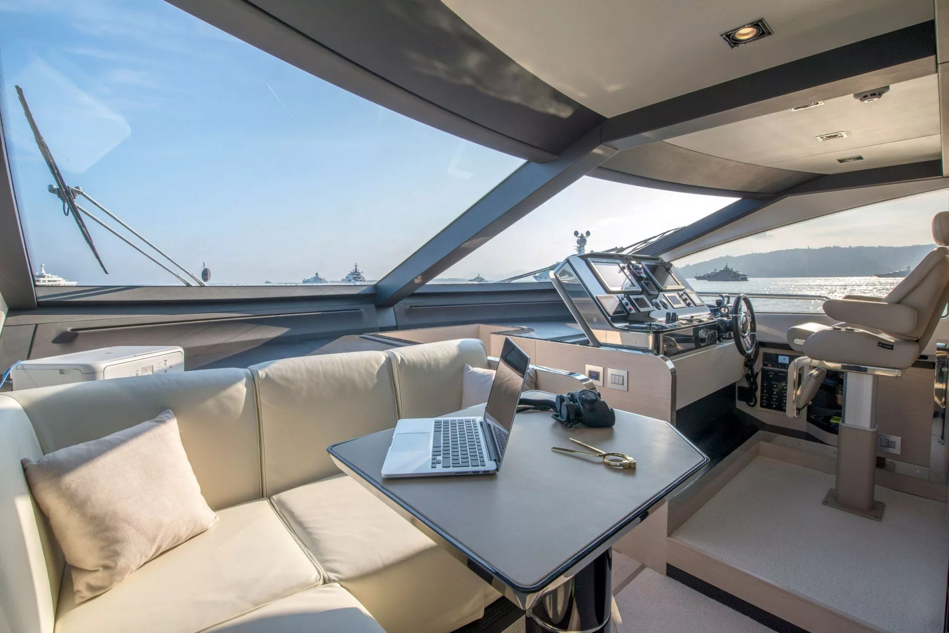 https://dev-api.arconyachts.com/storage/media/24078/conversions/690_5482128887-optimize.webp