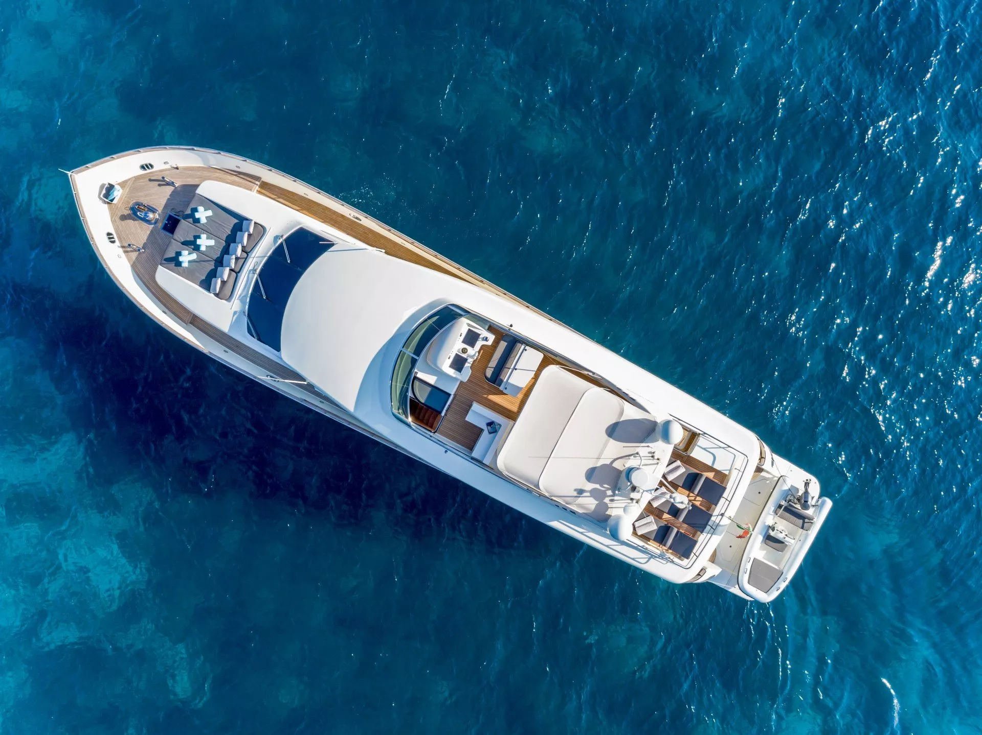 https://dev-api.arconyachts.com/storage/media/24246/conversions/679_9838412377-optimize.webp