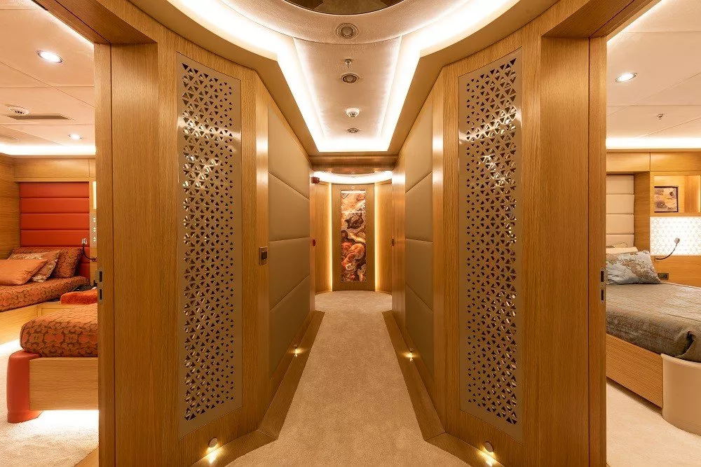 https://dev-api.arconyachts.com/storage/media/24280/conversions/682_6902706847-optimize.webp