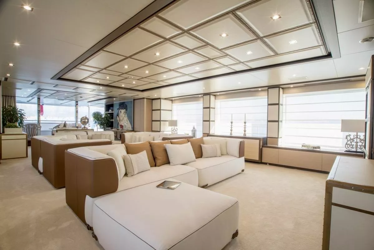 https://dev-api.arconyachts.com/storage/media/24450/conversions/540_8970063157-optimize.webp