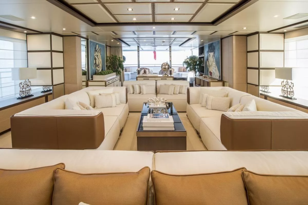 https://dev-api.arconyachts.com/storage/media/24451/conversions/540_3016776832-optimize.webp