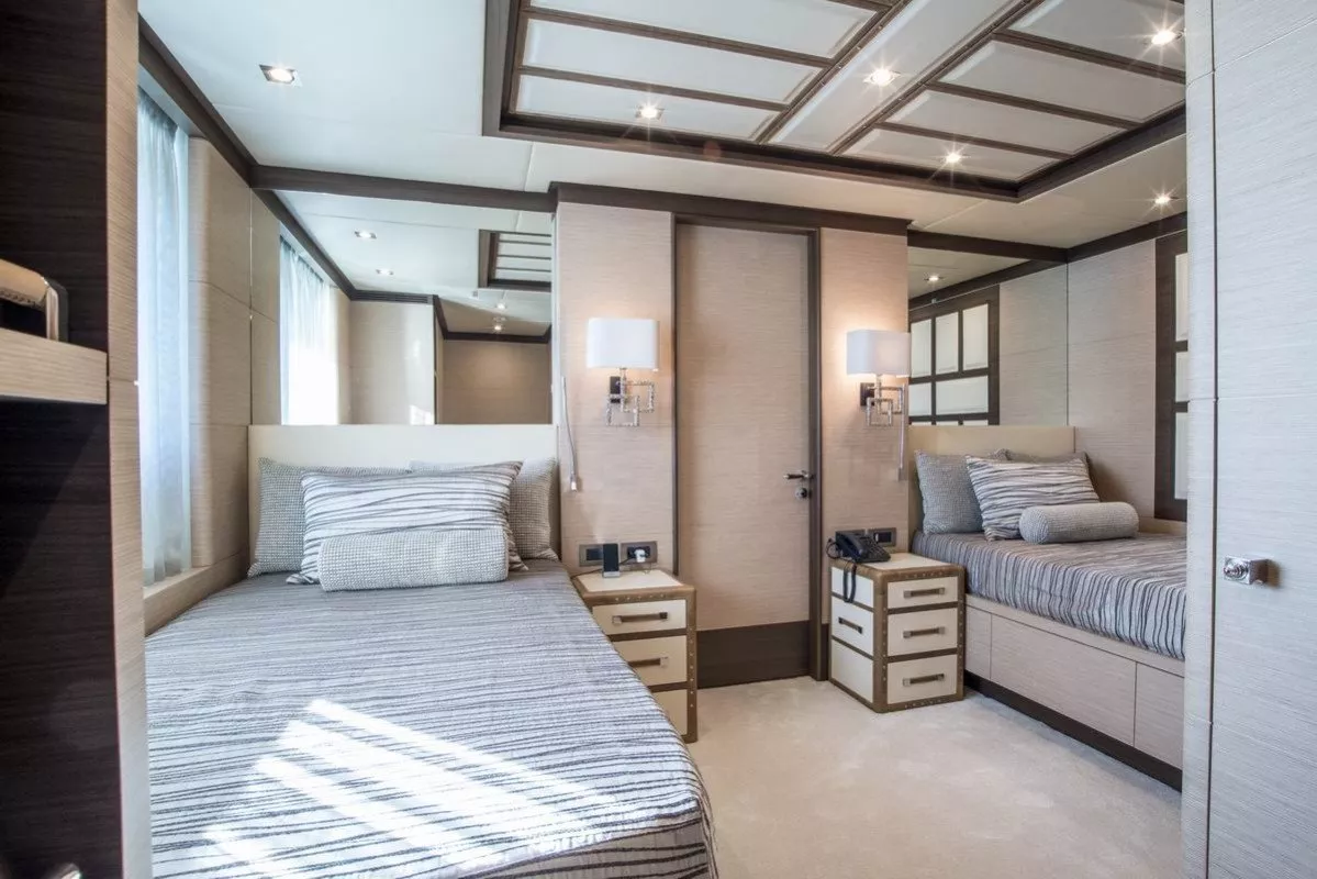 https://dev-api.arconyachts.com/storage/media/24466/conversions/540_0810110818-optimize.webp
