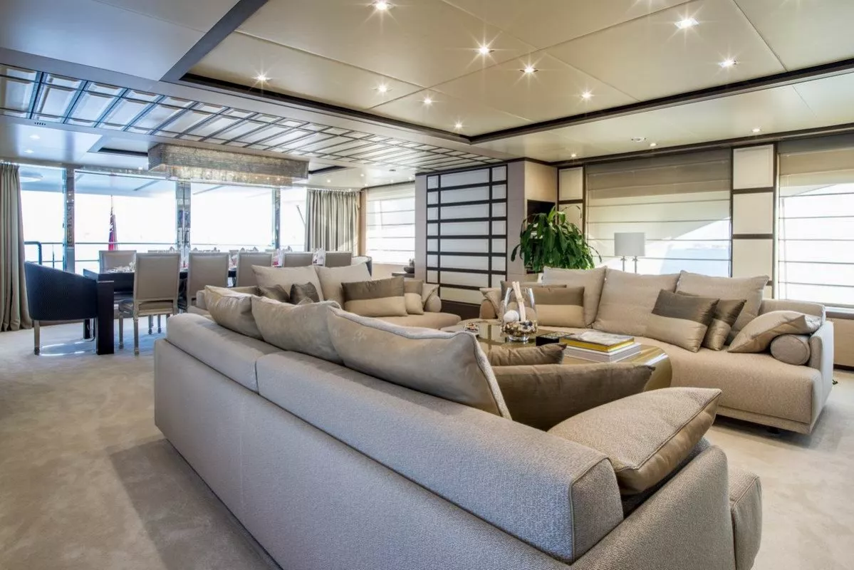 https://dev-api.arconyachts.com/storage/media/24468/conversions/540_7005465623-optimize.webp