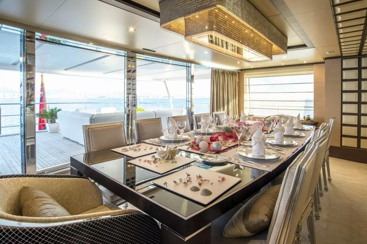 https://dev-api.arconyachts.com/storage/media/24470/conversions/540_1844113498-optimize.webp