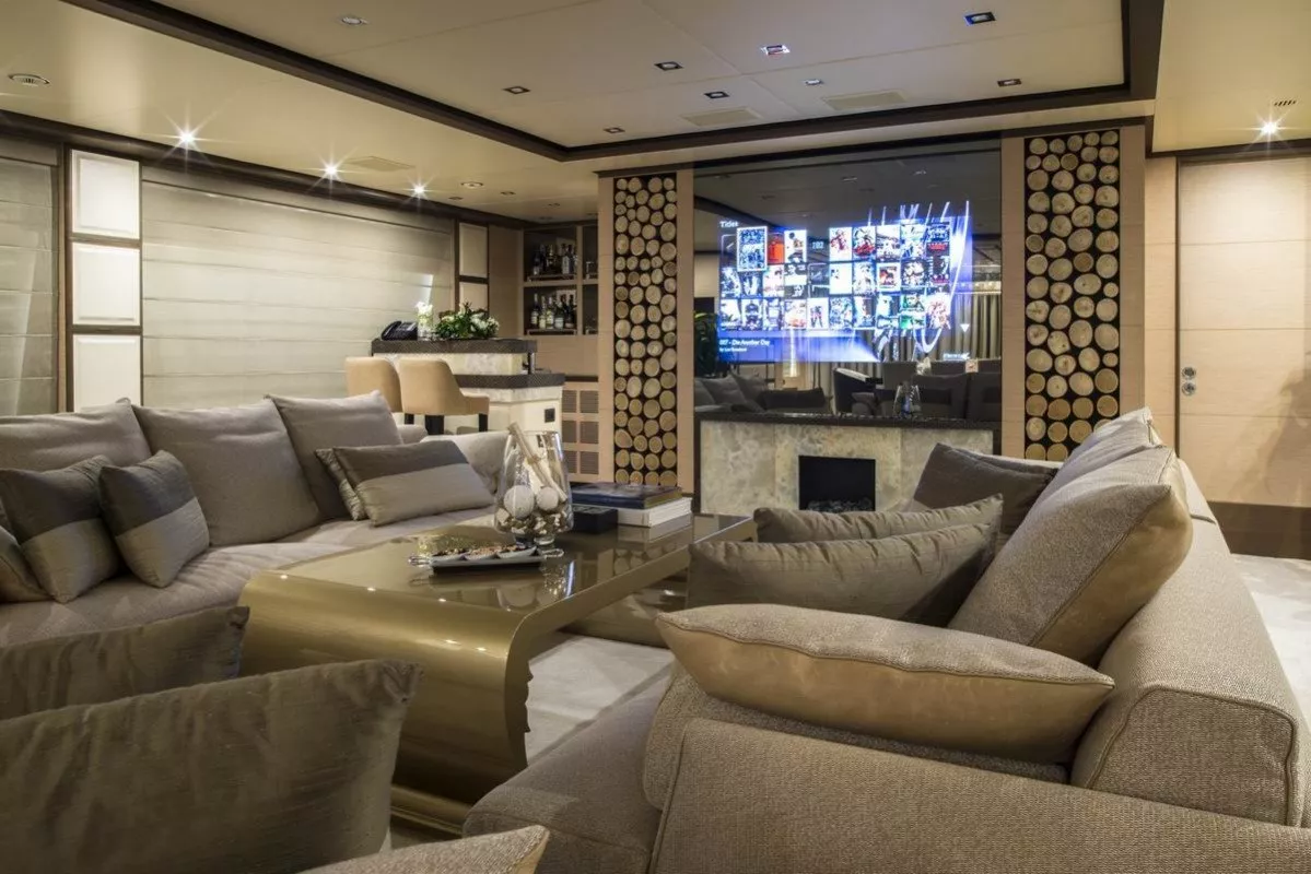 https://dev-api.arconyachts.com/storage/media/24472/conversions/540_5845875417-optimize.webp