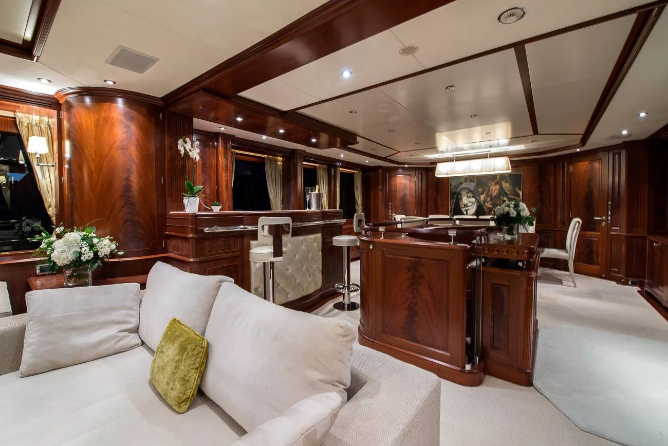 https://dev-api.arconyachts.com/storage/media/24484/conversions/536_6228032151-optimize.webp