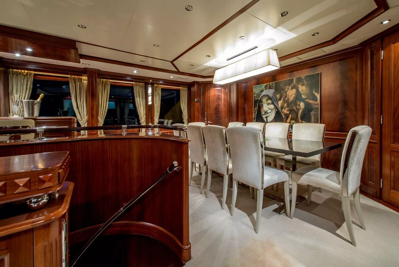 https://dev-api.arconyachts.com/storage/media/24485/conversions/536_5167252108-optimize.webp