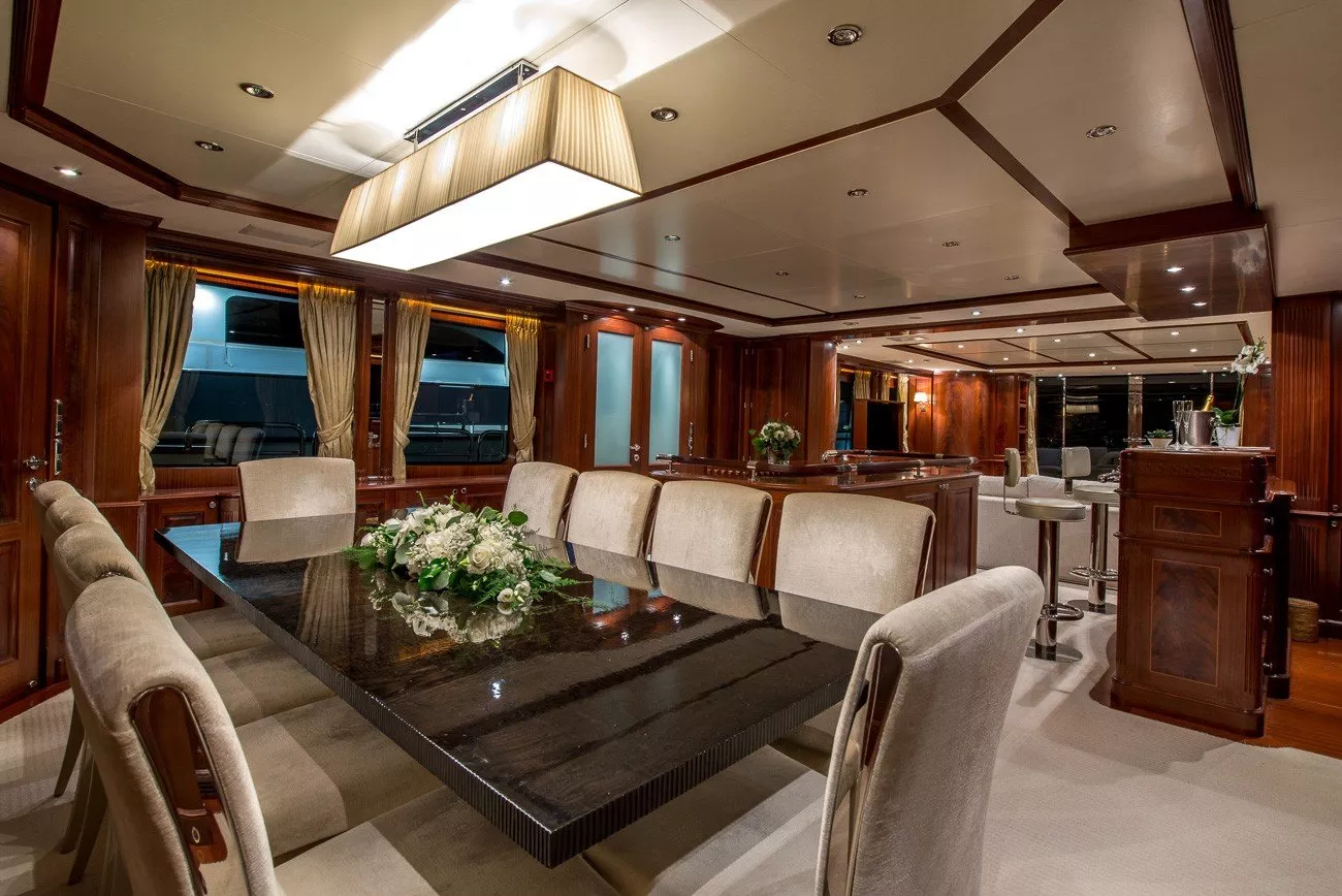 https://dev-api.arconyachts.com/storage/media/24486/conversions/536_9690611172-optimize.webp