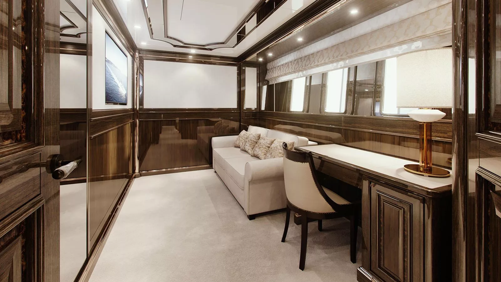 https://dev-api.arconyachts.com/storage/media/24540/conversions/671_0399168242-optimize.webp