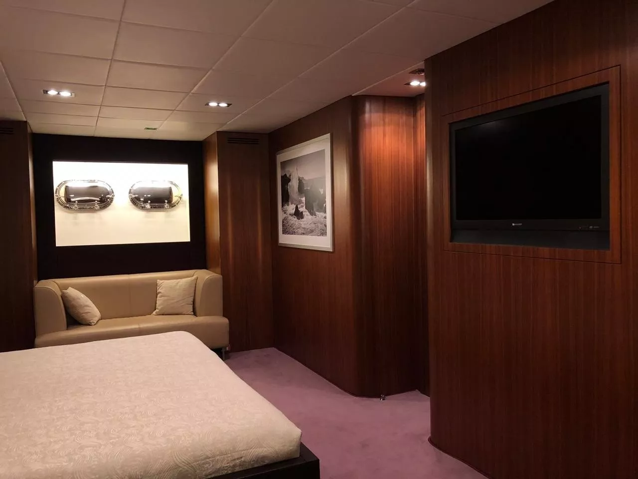https://dev-api.arconyachts.com/storage/media/24594/conversions/665_9018215968-optimize.webp