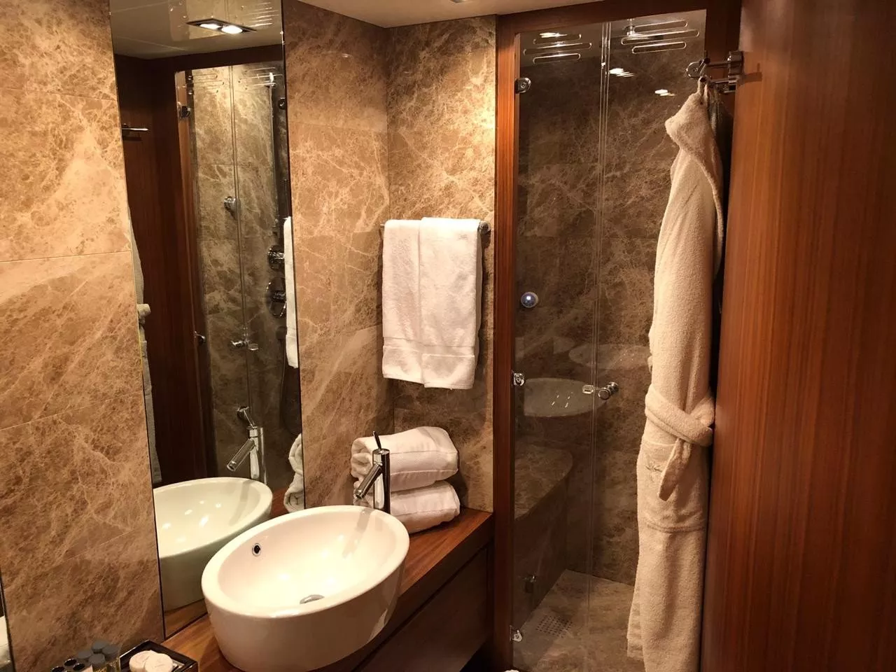 https://dev-api.arconyachts.com/storage/media/24595/conversions/665_5577080192-optimize.webp