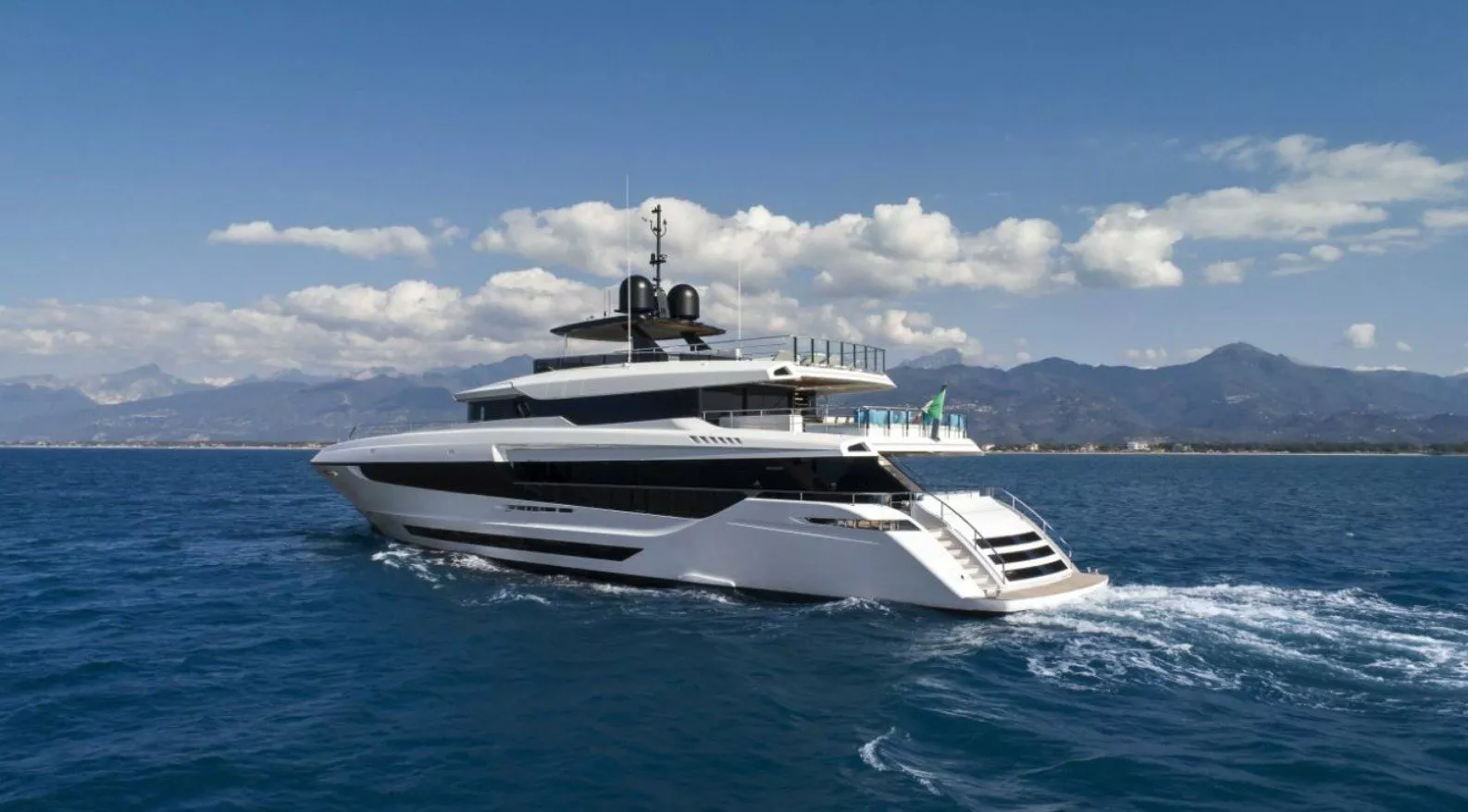 Mangusta Oceano 43m