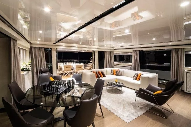 https://dev-api.arconyachts.com/storage/media/24638/conversions/546_2475187393-optimize.webp