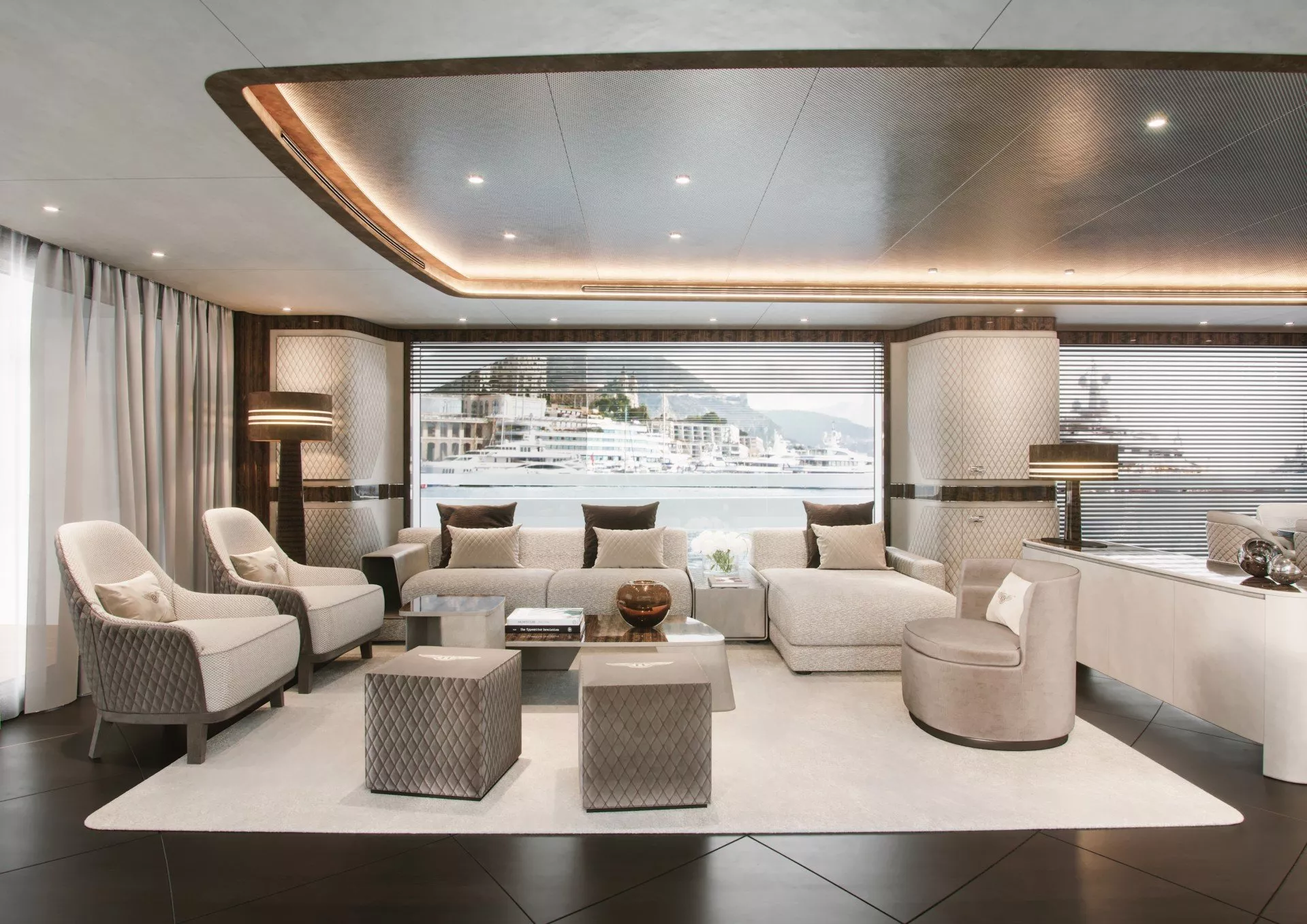 https://dev-api.arconyachts.com/storage/media/24676/conversions/660_0165577290-optimize.webp