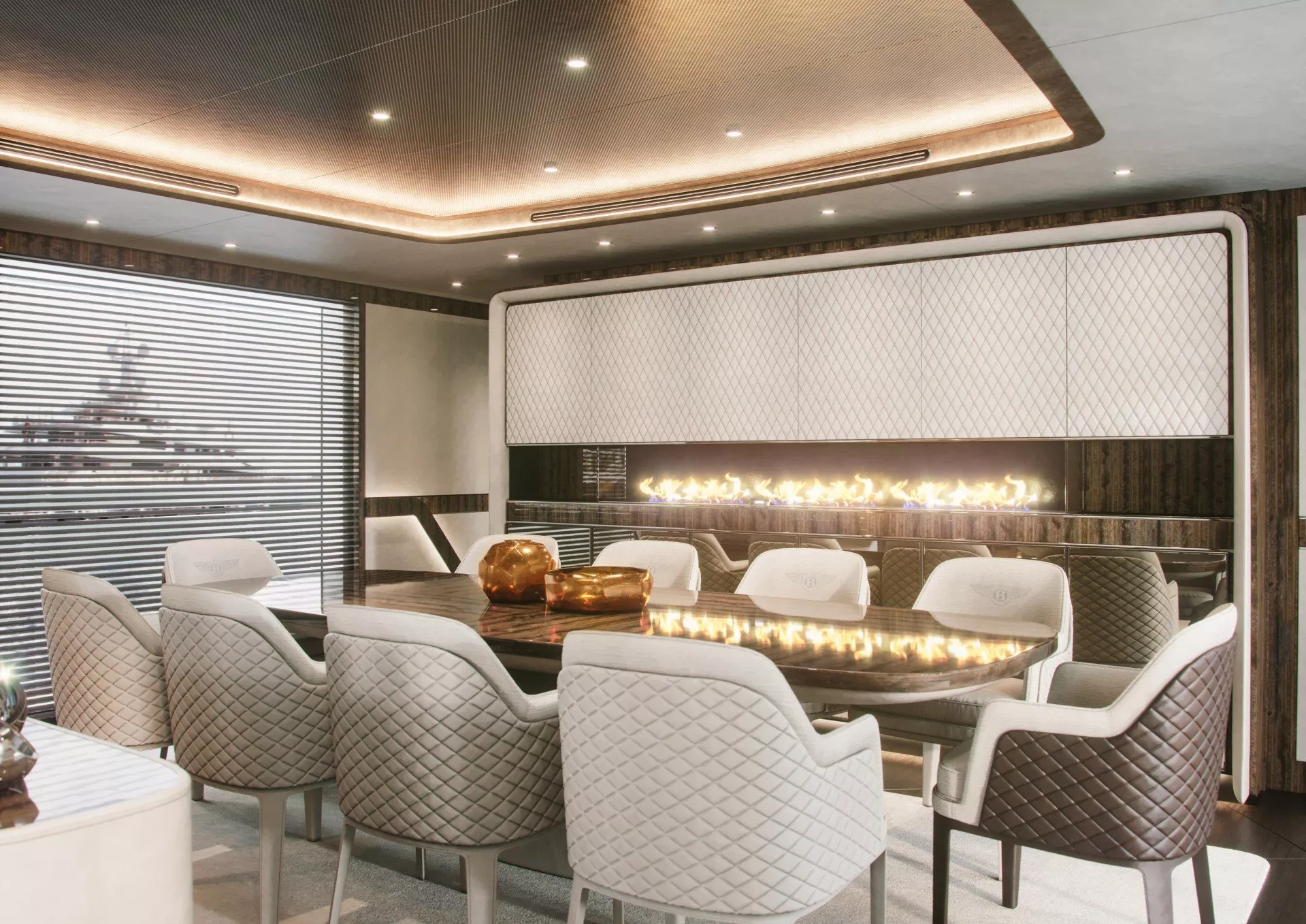 https://dev-api.arconyachts.com/storage/media/24702/conversions/659_3187547317-optimize.webp