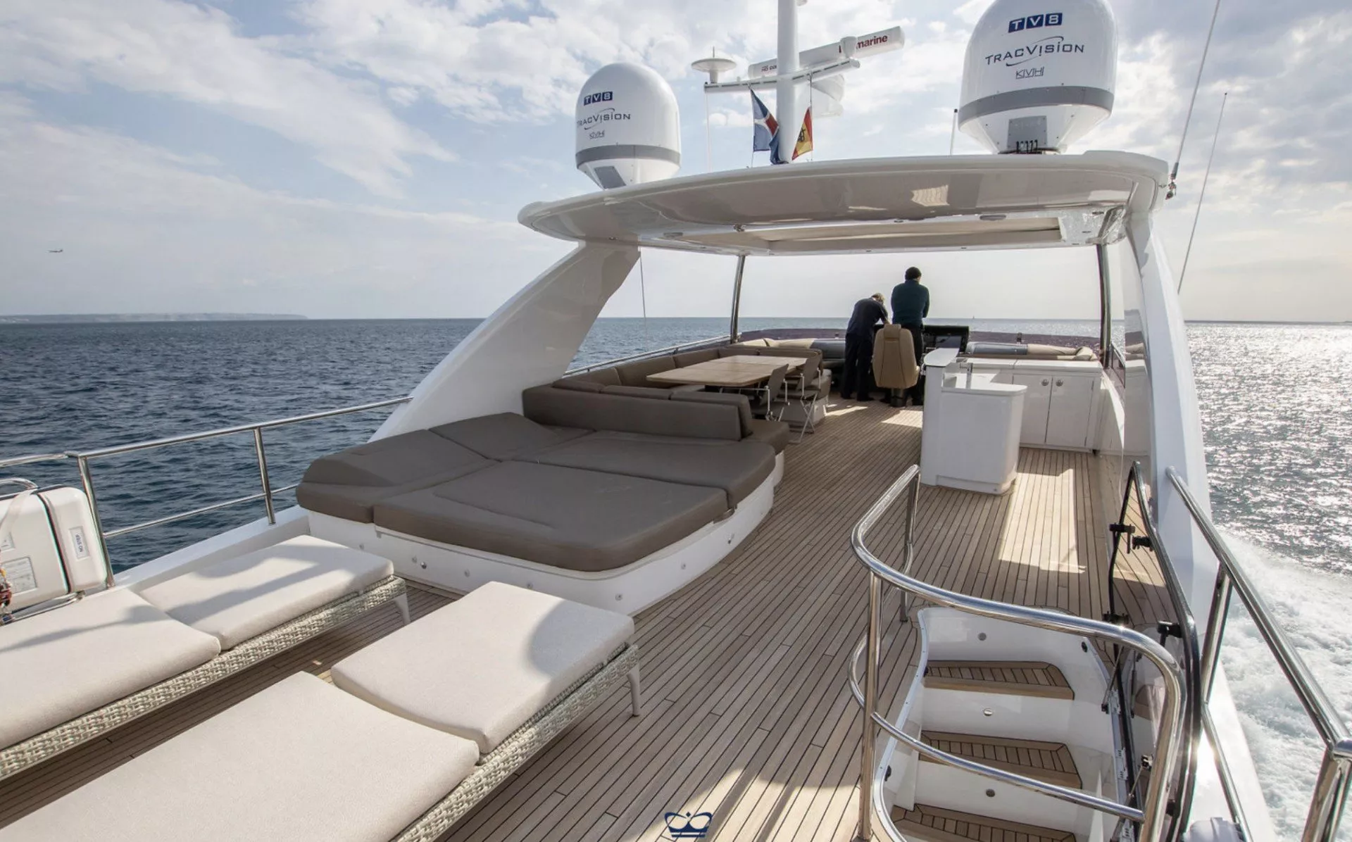 https://dev-api.arconyachts.com/storage/media/24916/conversions/649_3431565088-optimize.webp