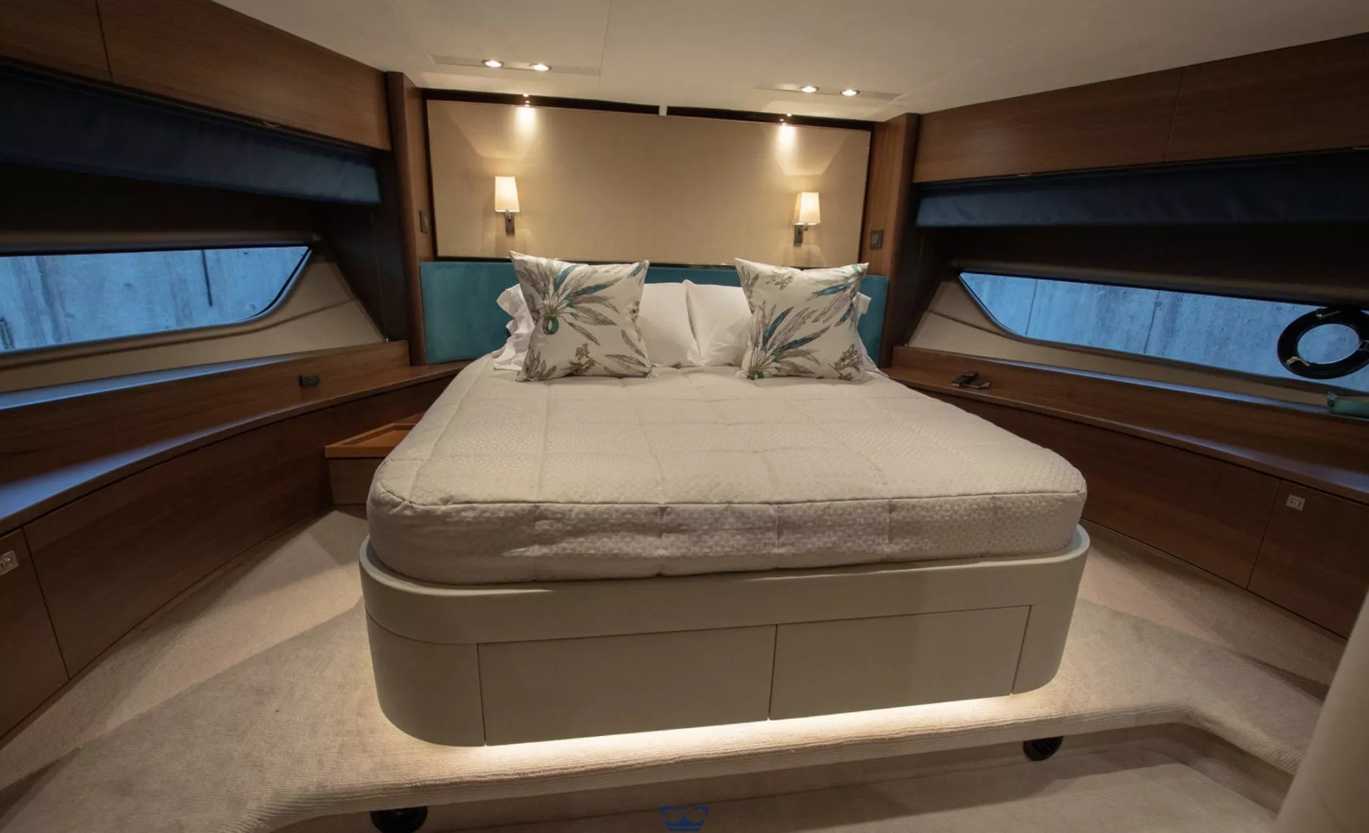 https://dev-api.arconyachts.com/storage/media/24919/conversions/649_3296200131-optimize.webp