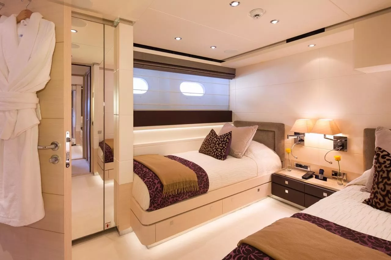 https://dev-api.arconyachts.com/storage/media/24952/conversions/647_6738970824-optimize.webp